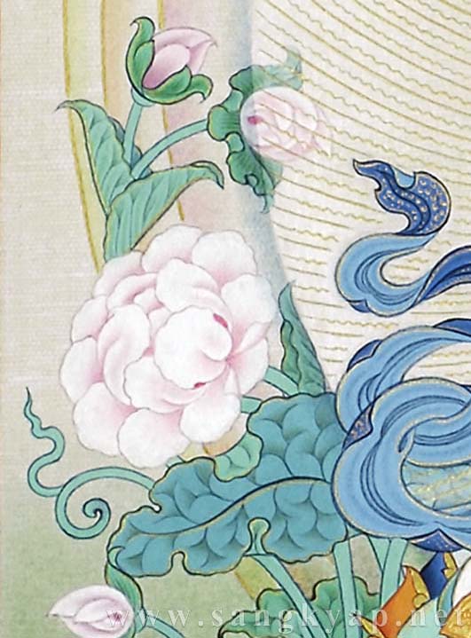 白く透き通る光背と淡く陰影を付けた花